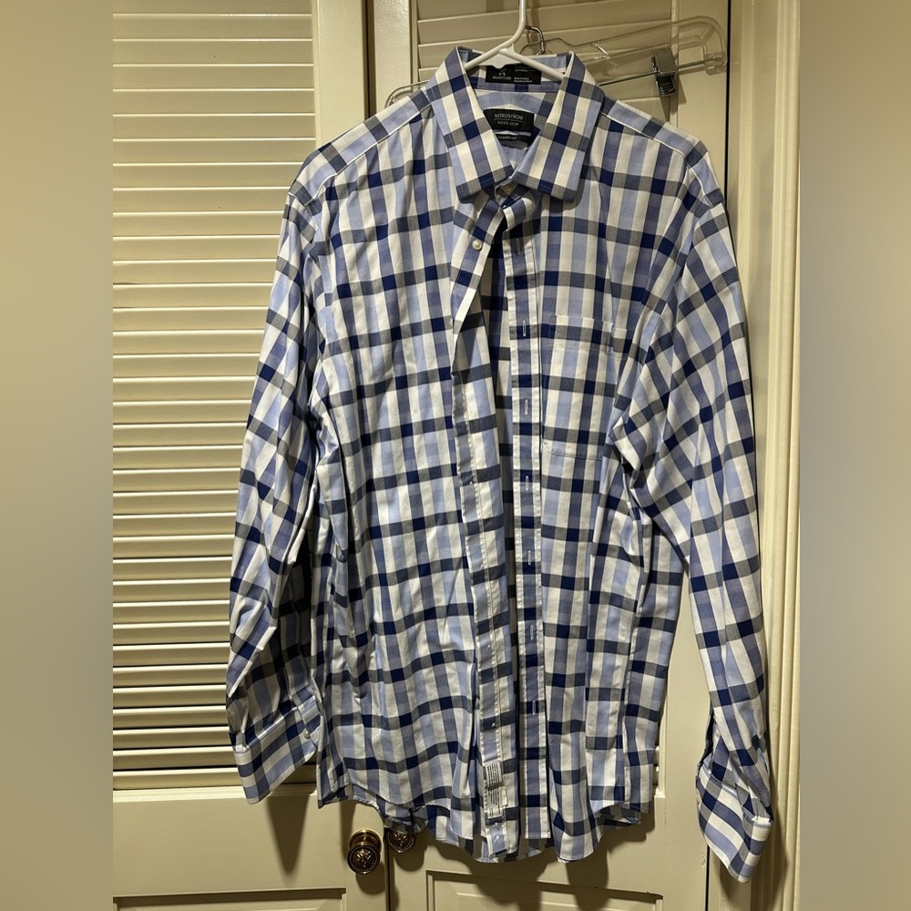 Men’s Nordstrom’s collection classic fit long sleeve button-down dress shirt.